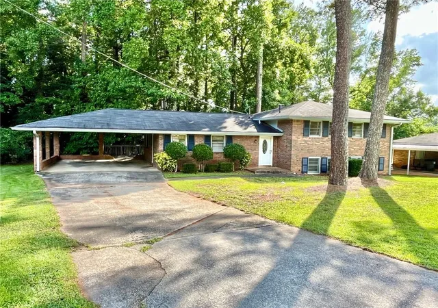 Photo 1 of Single family home for sale at 512 Donwood Ln Sw, Marietta, GA 30060 | MLS# 7809349 | Listing updated on 2026-09-15