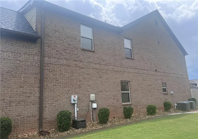 Photo 3 of Sale Pending at 808 Bufflehead Ct, Stockbridge, GA 30281 | MLS# 7805829 | Listing updated on 2026-10-02