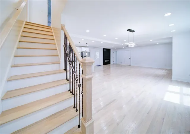 3rd image of 4307 Cedar Wood Dr Sw, Lilburn, GA 30047 | MLS# 7824898