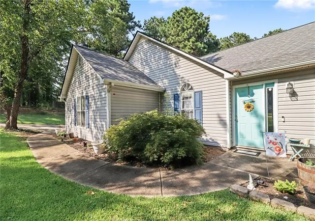 2nd image of 30 Saddlebrook Wy, Senoia, GA 30276 | MLS# 7810858