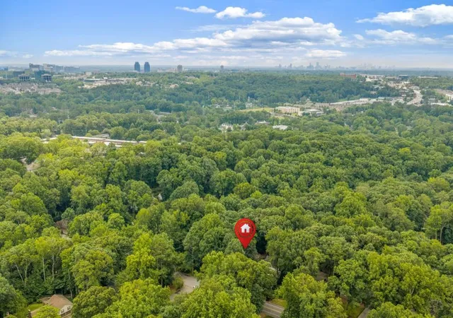 51st image of 345 W Spalding Dr Dr, Sandy Springs, GA 30328 | MLS# 7803835