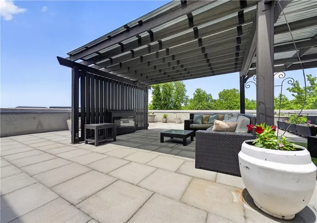 2nd image of 3235 Roswell Rd Ne #803, Atlanta, GA 30305 | MLS# 7770446