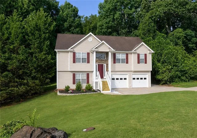 1st image of 114 Waterbury Ln, Braselton, GA 30517 | MLS# 7789389