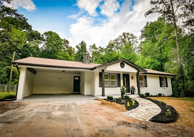3rd image of 38 Red Oak Dr, Newnan, GA 30263 | MLS# 7801837