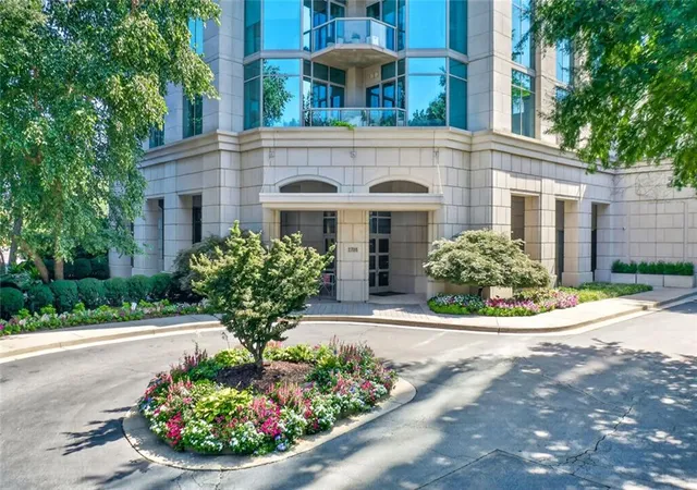 4th image of 2795 Peachtree Rd Ne, Atlanta, GA 30305