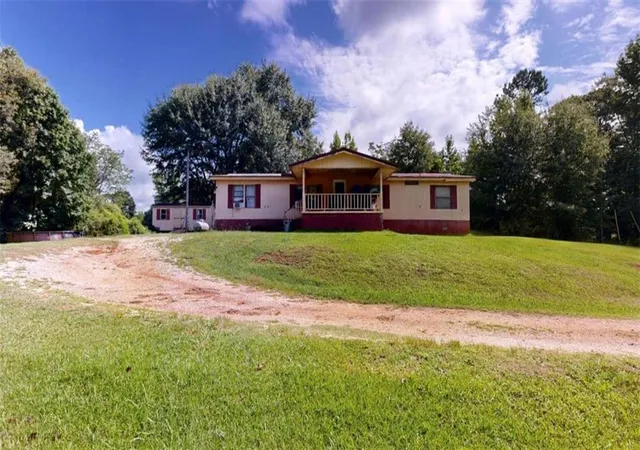 Photo 1 of Single family home for sale at 93727 Highway 9, Lineville, AL 36266 | MLS# 7817763 | Listing updated on 2026-09-11
