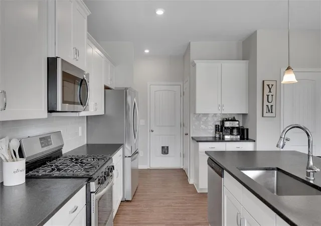 Photo 4 of Single family home for sale at 34 Rock Ft Way SE, Cartersville, GA 30120 | MLS# 7714818 | Listing updated on 2026-08-27