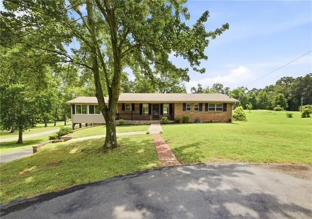 Homes for sale in Calhoun, GA | 379 Hunt Rd Nw, Calhoun, GA 30701 | MLS# 7797812