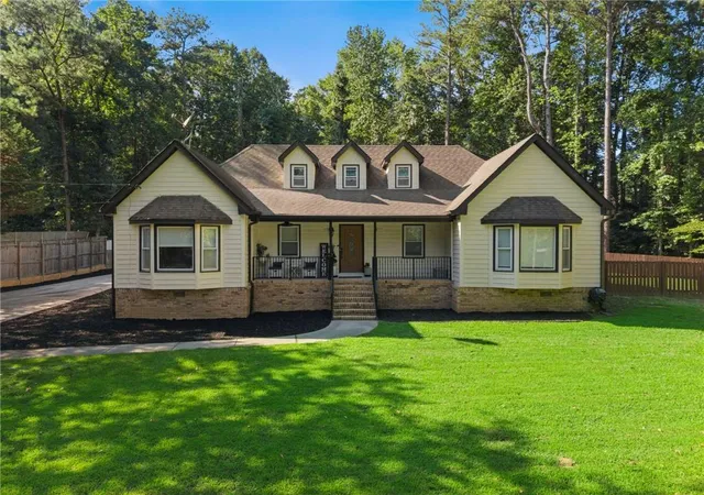 Photo 1 of Single family home for sale at 3525 Rock Fls Dr, Snellville, GA 30039 | MLS# 7824272 | Listing updated on 2026-09-14