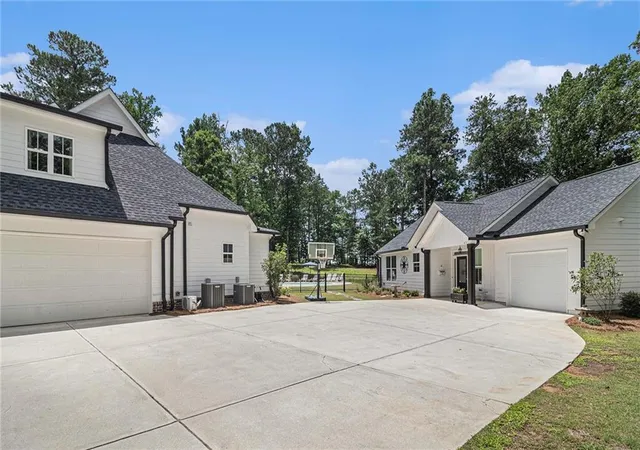 Photo 3 of Single family home for sale at 1229 Dean Hl Rd, Monroe, GA 30655 | MLS# 7819315 | Listing updated on 2026-09-17