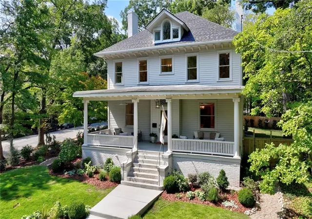 Photo 4 of Single family home for sale at 118 Waverly Wy Ne, Atlanta, GA 30307 | MLS# 7815268 | Listing updated on 2026-09-01