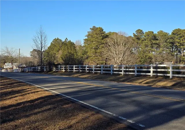 Photo 4 of Sale Pending at 4056 Acworth Due W Rd NW, Acworth, GA 30101 | MLS# 7513038 | Listing updated on 2026-10-01