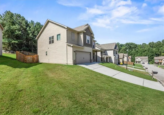 Photo 3 of Sale Pending at 2322 Jessica Ln, Fairburn, GA 30213 | MLS# 7827807 | Listing updated on 2026-09-10