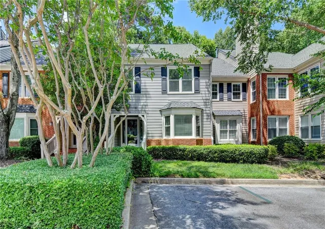2nd image of 1006 Camden Ct, Sandy Springs, GA 30327 | MLS# 7801817