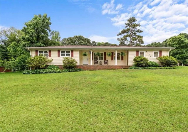 Homes for sale in Douglasville, GA | 6326 South Skyline Dr, Douglasville, GA 30135 | MLS# 7777216