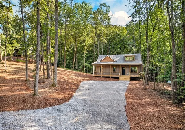 Photo 3 of Single family home for sale at 116 Reindeer Ln, Talking Rock, GA 30175 | MLS# 7823764 | Listing updated on 2026-08-20