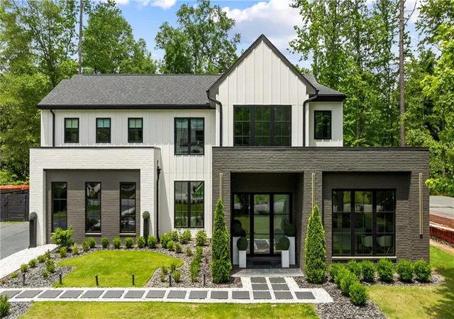 Photo 2 of Sale Pending at 185 Pebble Trl, Alpharetta, GA 30009 | MLS# 7687041 | Listing updated on 2026-05-18