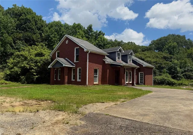 Photo 2 of Single family home for sale at 5855 Oakdale Rd Se, Mableton, GA 30126 | MLS# 7811951 | Listing updated on 2026-09-22