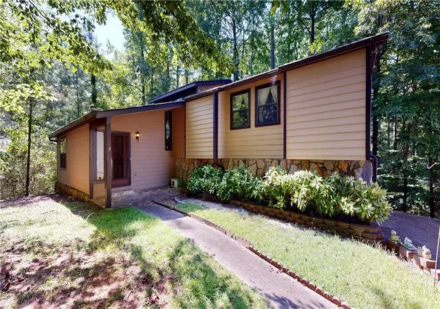 Photo 1 of Sale Pending at 6562 Oakwood Dr, Douglasville, GA 30135 | MLS# 7823437 | Listing updated on 2026-10-09