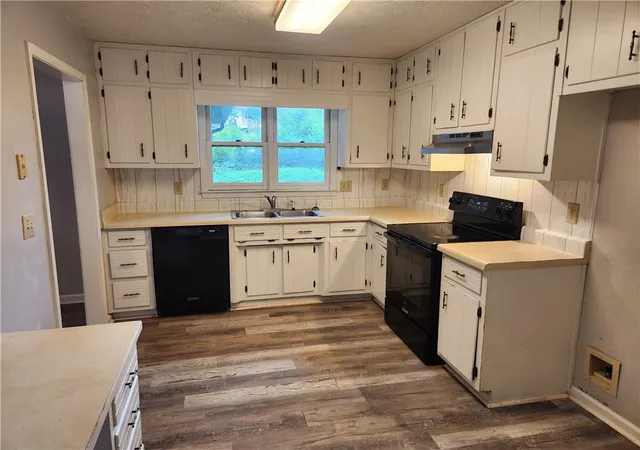 3rd image of 5472 Four Winds Dr Sw, Lilburn, GA 30047 | MLS# 7809116