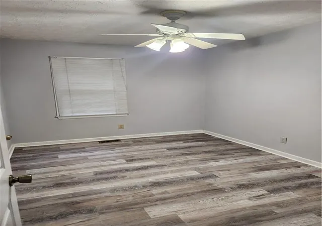 4th image of 5472 Four Winds Dr Sw, Lilburn, GA 30047 | MLS# 7809116