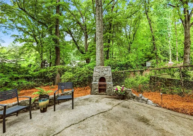 40th image of 964 Northcliffe Dr Nw, Atlanta, GA 30318 | MLS# 7824200