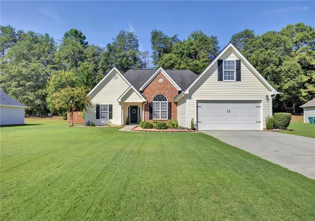 Photo 1 of Sale Pending at 514 Hamlet Dr, Loganville, GA 30052 | MLS# 7825834 | Listing updated on 2026-10-04