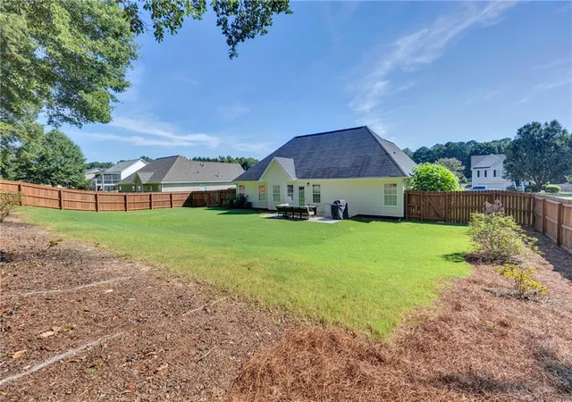 Photo 3 of Sale Pending at 514 Hamlet Dr, Loganville, GA 30052 | MLS# 7825834 | Listing updated on 2026-10-04