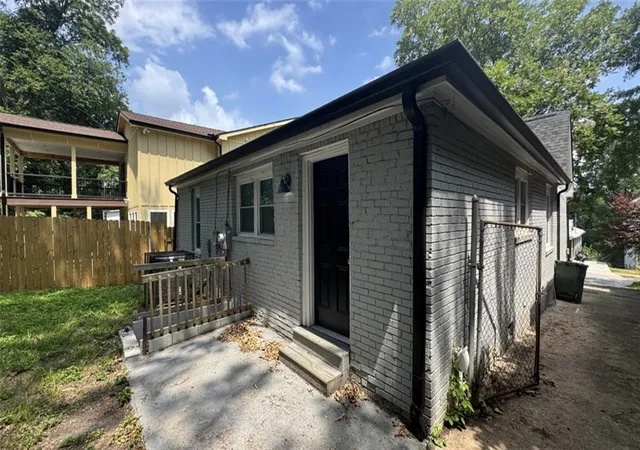 Photo 2 of Sale Pending at 1030 Westmoor Dr Nw, Atlanta, GA 30314 | MLS# 7770320 | Listing updated on 2026-09-10