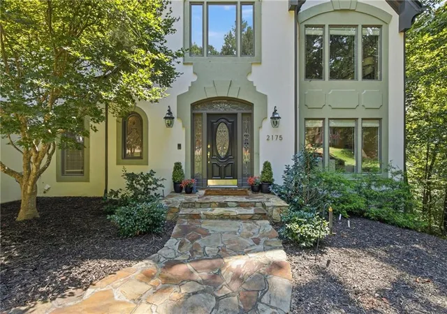 Photo 2 of Single family home for sale at 2175 River Cliff Dr, Roswell, GA 30076 | MLS# 7829856 | Listing updated on 2026-09-18