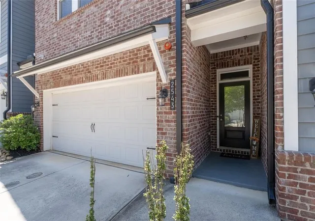 2nd image of 2543 Oakbourne Ln, Smyrna, GA 30080 | MLS# 7768632