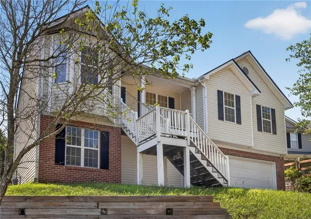 2nd image of 305 Bainbridge Cir, Dallas, GA 30132 | MLS# 7820874