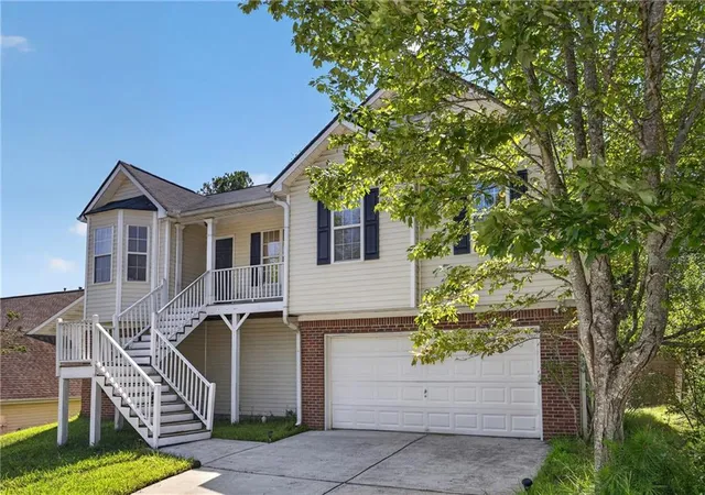 3rd image of 305 Bainbridge Cir, Dallas, GA 30132 | MLS# 7820874