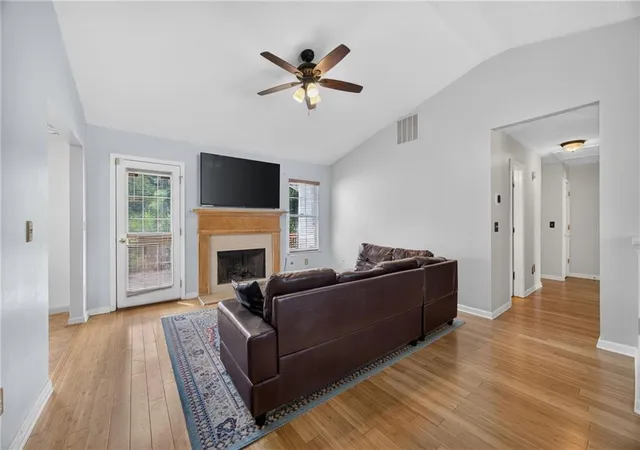 4th image of 305 Bainbridge Cir, Dallas, GA 30132 | MLS# 7820874