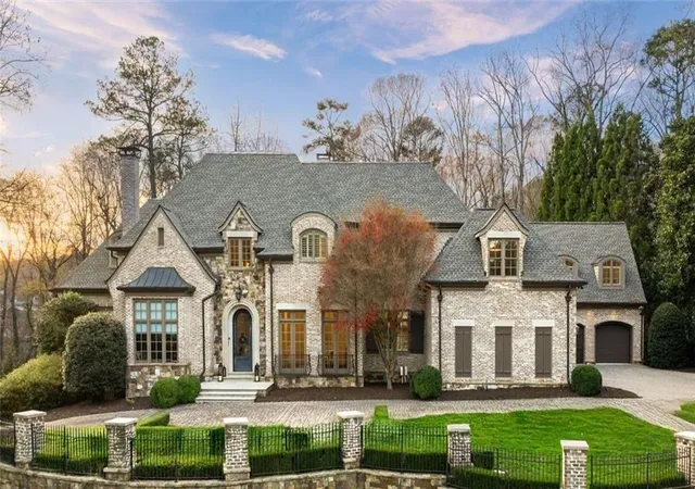 3rd image of 4076 Glen Devon Dr Nw, Atlanta, GA 30327 | MLS# 7769115