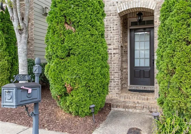 Photo 2 of Single family home for sale at 7875 Crownpoint Dr, Alpharetta, GA 30005 | MLS# 7812891 | Listing updated on 2026-09-14
