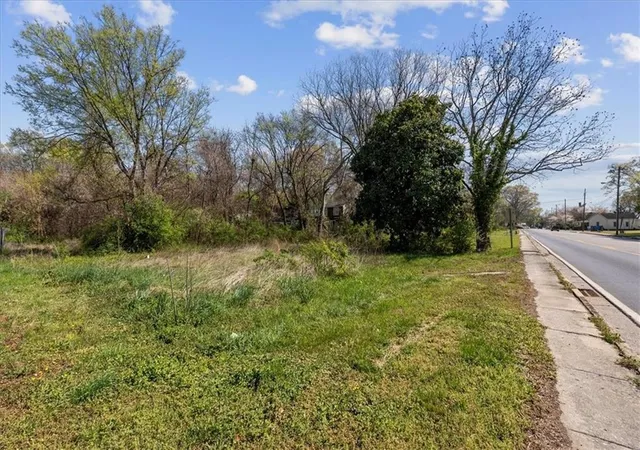 2nd image of 207 N River St, Calhoun, GA 30701 | MLS# 7189477