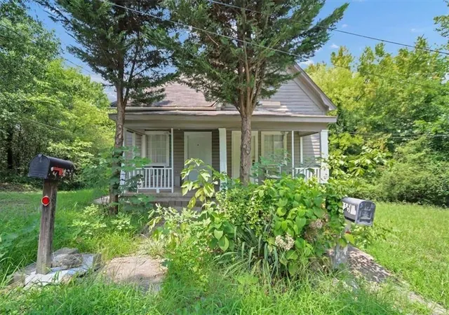 Photo 3 of Multi family home for sale at 215 Ne Smith St, Rome, GA 30161 | MLS# 7816248 | Listing updated on 2026-08-11