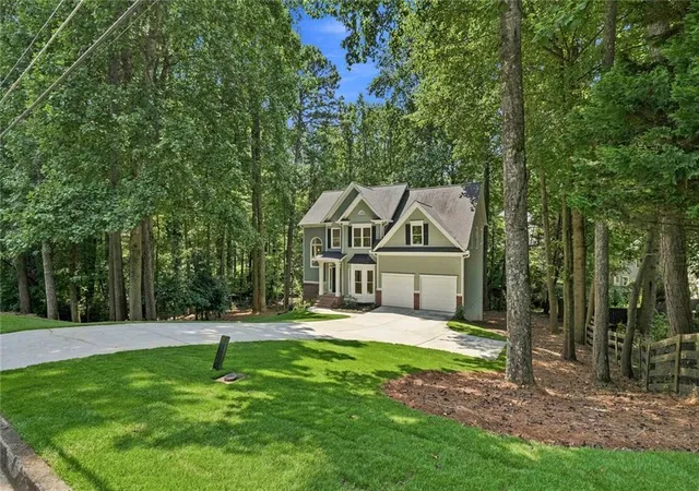 Photo 2 of Single family home for sale at 1075 Mid Broadwell Rd, Alpharetta, GA 30004 | MLS# 7813294 | Listing updated on 2026-09-07