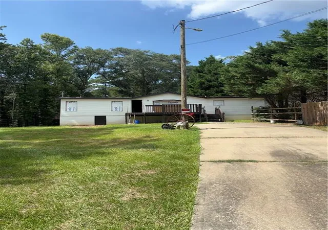 Photo 3 of Single family home for sale at 219 Lynn Rd, Bethlehem, GA 30620 | MLS# 7821363 | Listing updated on 2026-09-11
