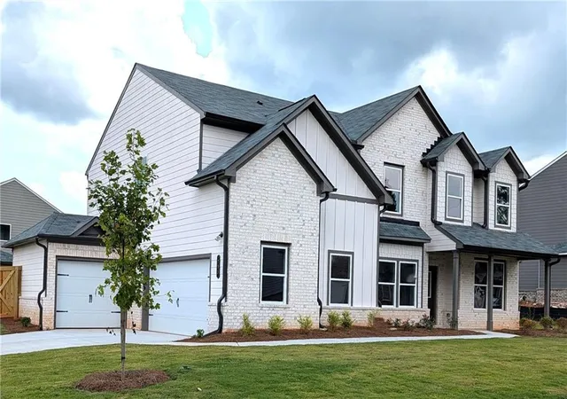 Photo 1 of Single family home for sale at 735 Rodeo Dr, Auburn, GA 30011 | MLS# 7795468 | Listing updated on 2026-08-29