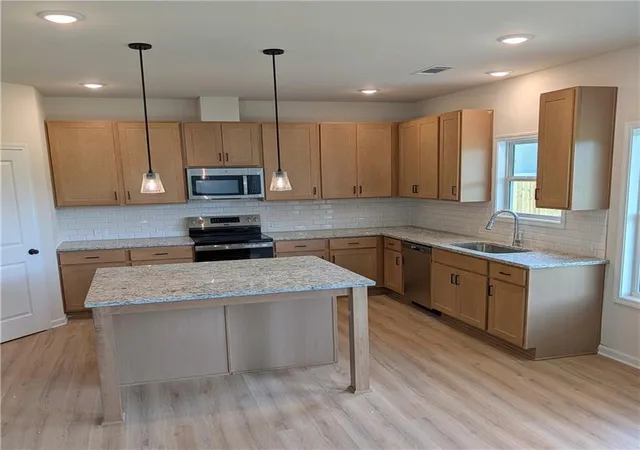 Photo 3 of Single family home for sale at 735 Rodeo Dr, Auburn, GA 30011 | MLS# 7795468 | Listing updated on 2026-08-29