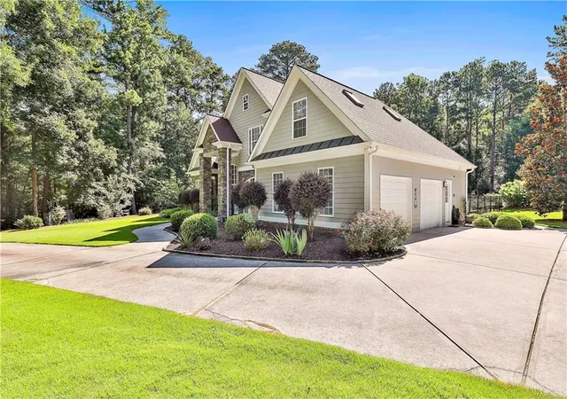 Photo 4 of Sale Pending at 681 Ellison Rd, Tyrone, GA 30290 | MLS# 7817933 | Listing updated on 2026-09-05
