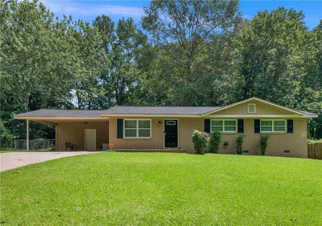 Photo 1 of Single family home for sale at 2027 Chestnut Log Dr, Lithia Springs, GA 30122 | MLS# 7861379 | Listing updated on 2026-10-30