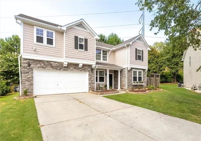 Photo 3 of Single family home for sale at 6261 Sparkling Cvs Ln, Buford, GA 30518 | MLS# 7793358 | Listing updated on 2026-09-29