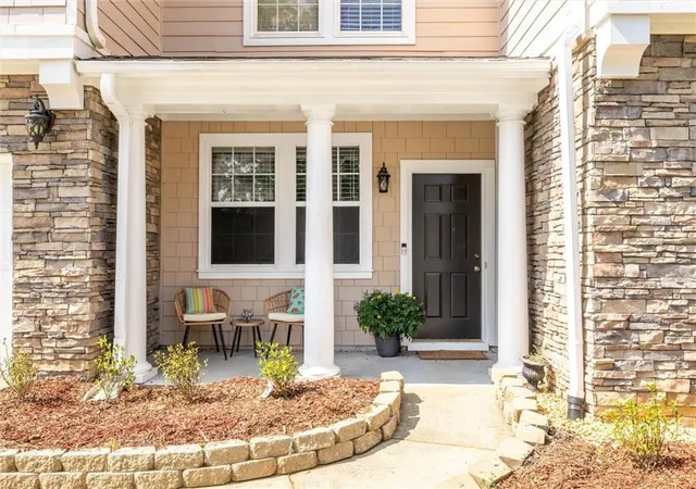 Photo 4 of Single family home for sale at 6261 Sparkling Cvs Ln, Buford, GA 30518 | MLS# 7793358 | Listing updated on 2026-09-29