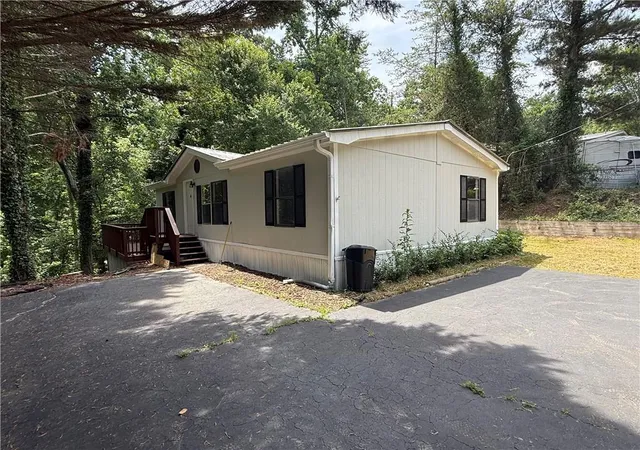 2nd image of 6295 Malibu Rdg, Flowery Branch, GA 30542 | MLS# 7810222