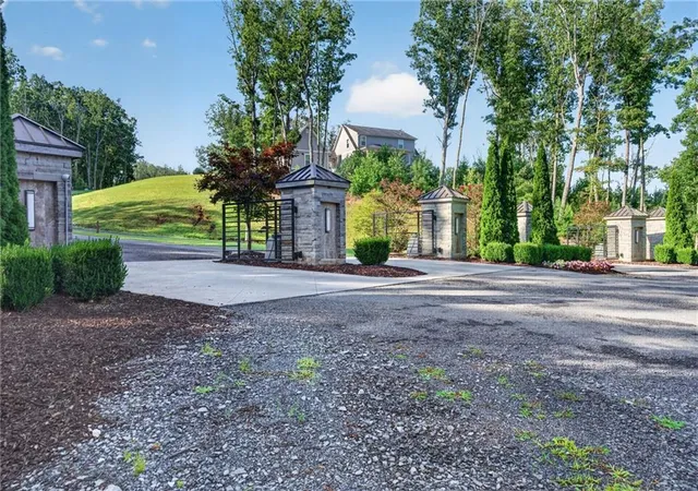2nd image of 292 Highgrove Dr, Talking Rock, GA 30175 | MLS# 7819820