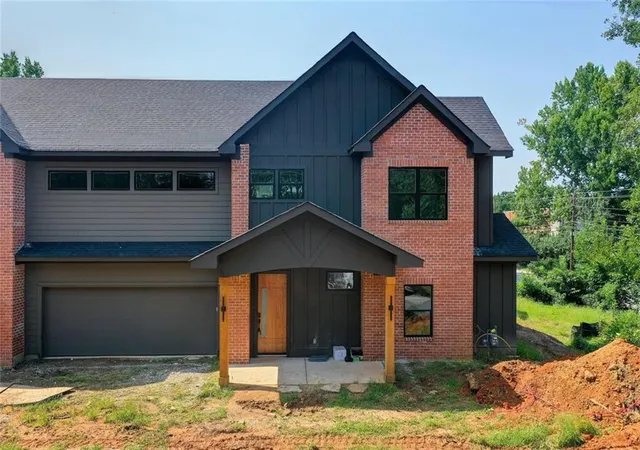 2nd image of 4043 Comanche Dr, Tucker, GA 30084 | MLS# 7814380