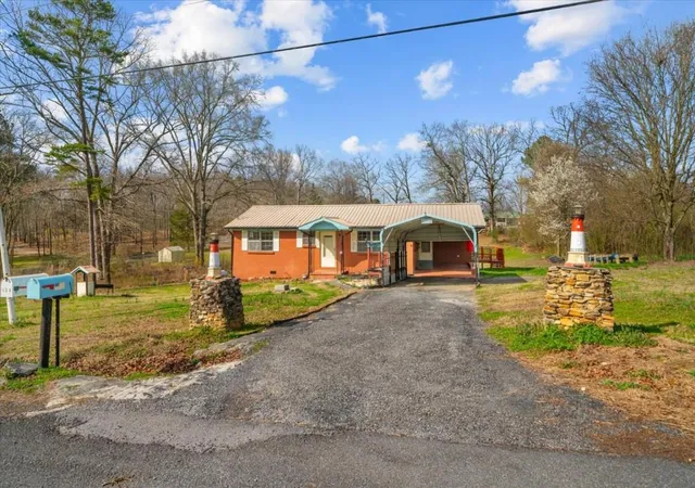 Photo 2 of Single family home for sale at 133 Rolling Acres 2nd St, Calhoun, GA 30701 | MLS# 7804537 | Listing updated on 2026-07-29